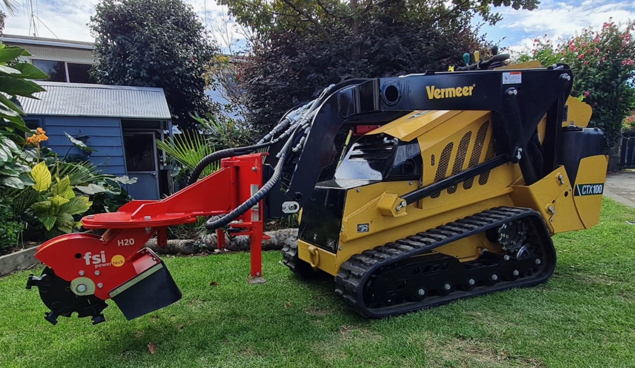 Vermeer CTX100 skid steer with 3-in-1 bucket